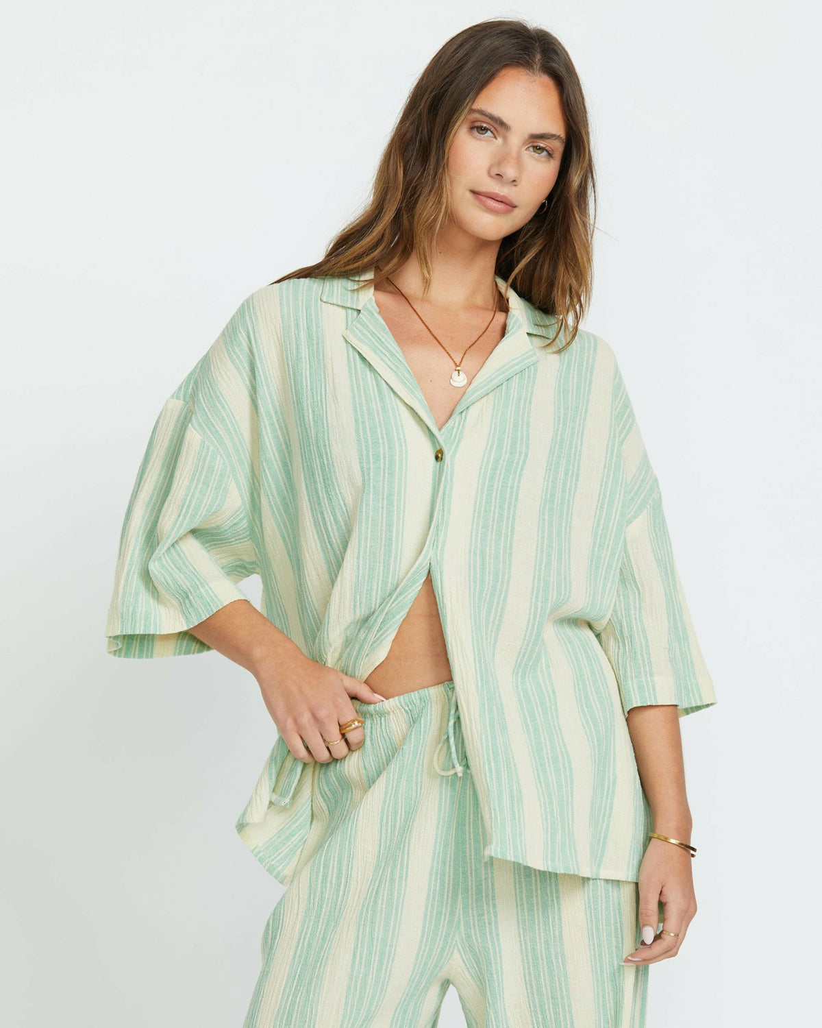 Beach Side Short Sleeve Shirt - Island Green | Billabong