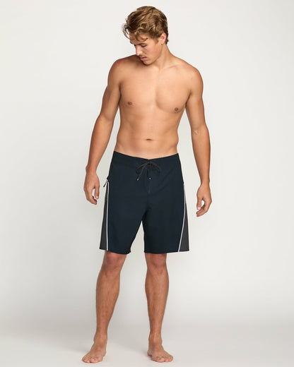 Straddie Pro Performance 20" Boardshorts - Stealth | Billabong