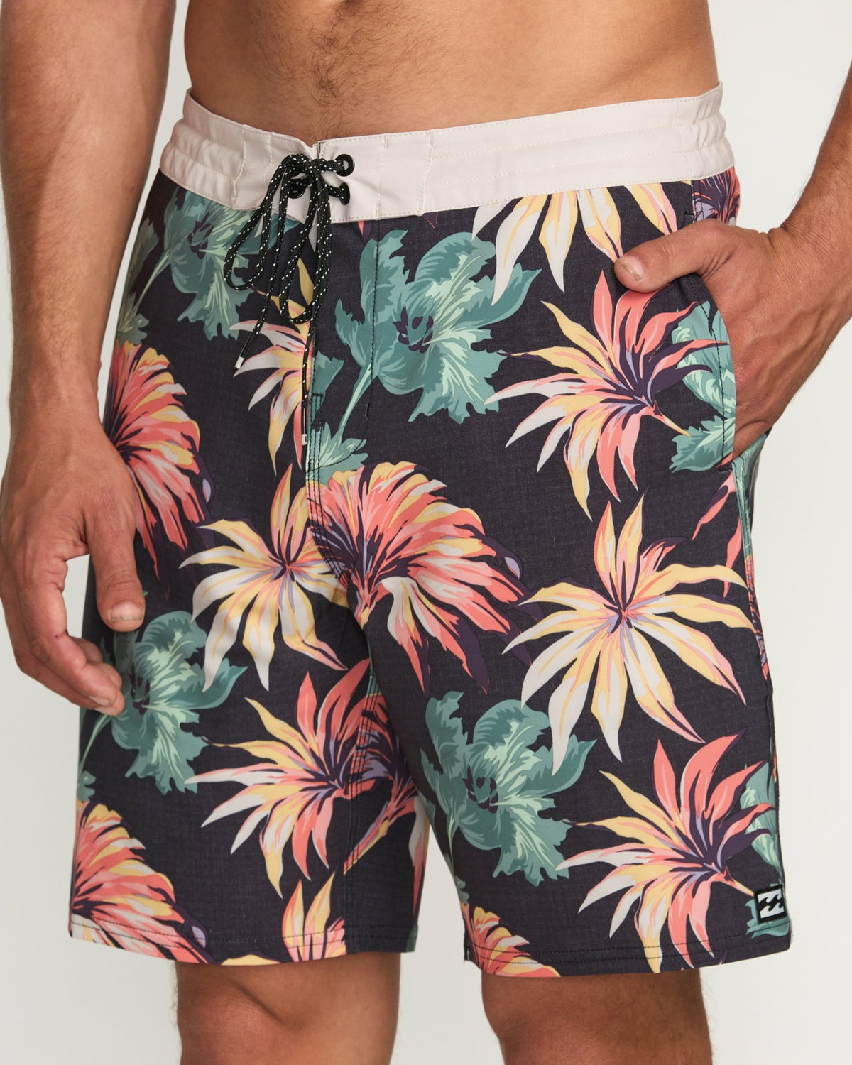 Sundays Lo Tide 19" Boardshorts - Multi | Billabong