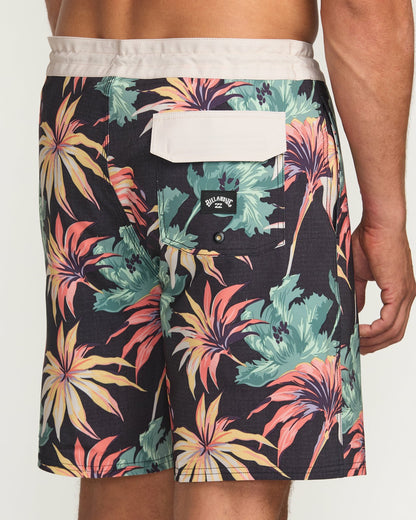 Sundays Lo Tide 19" Boardshorts - Multi | Billabong