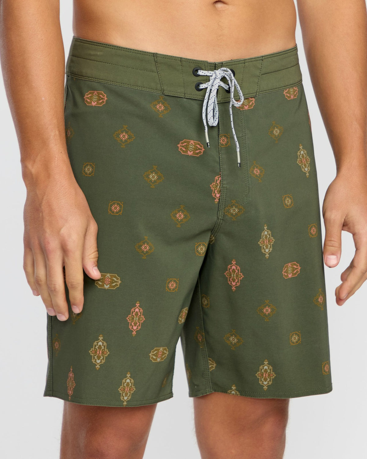 Sundays Pro Performance 19" Boardshorts - Military | Billabong