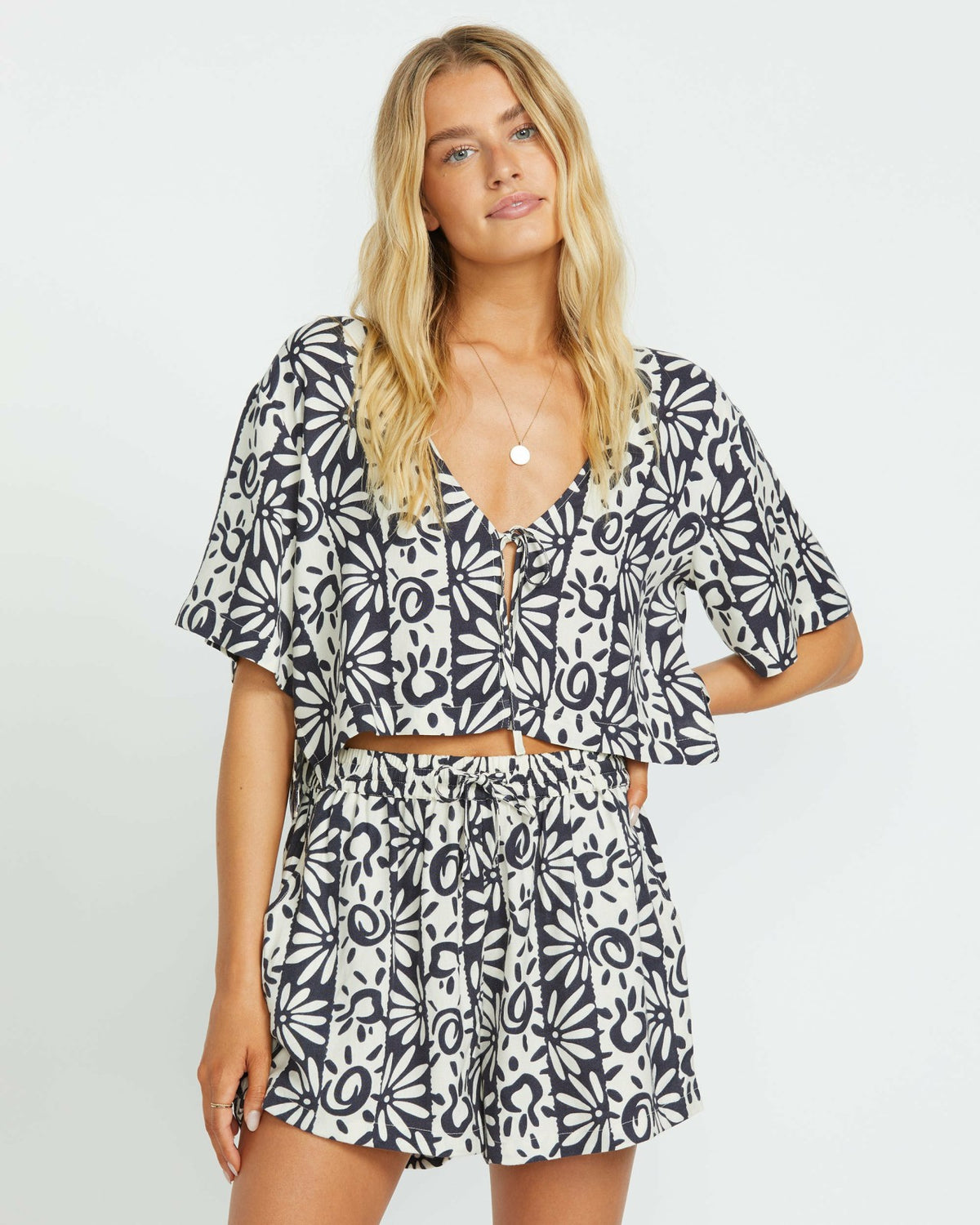 Sunflower Shorts - Black Sands | Billabong