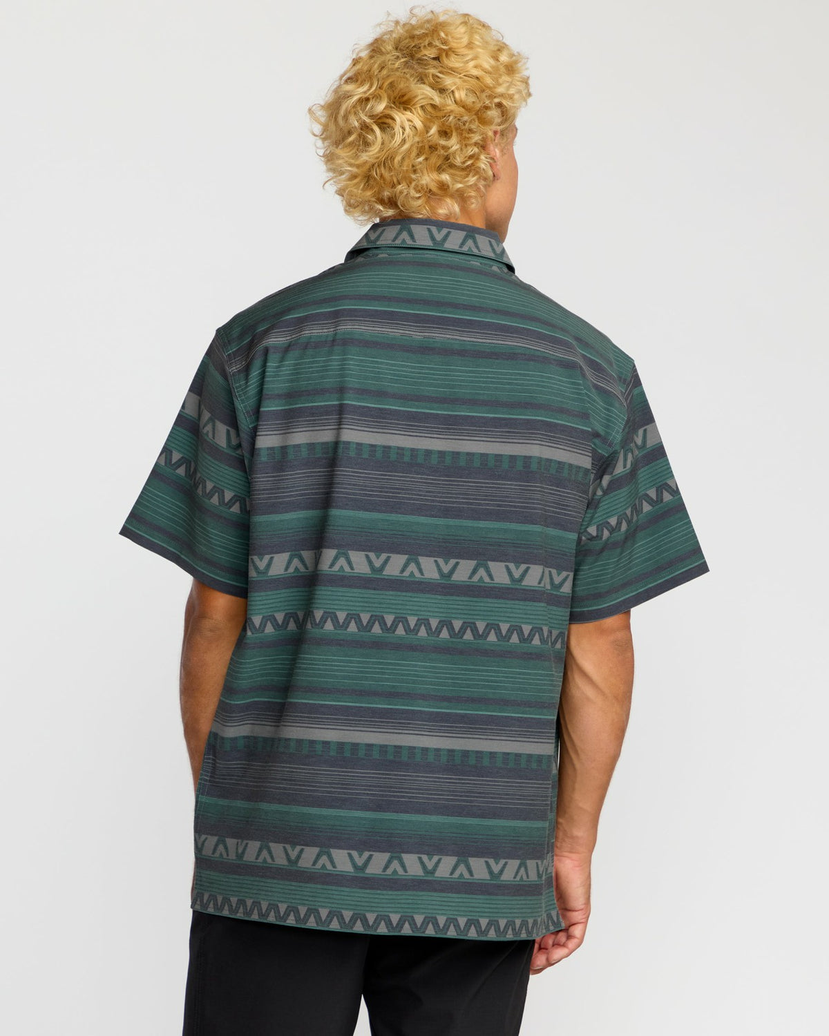 Surftrek Transit Short Sleeve Shirt - Navy | Billabong