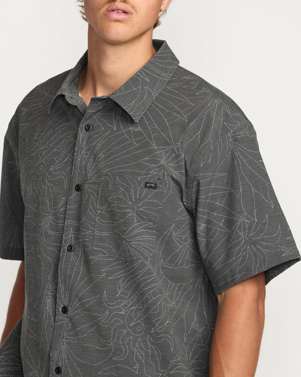 Surftrek Transit Short Sleeve Shirt - Raven | Billabong