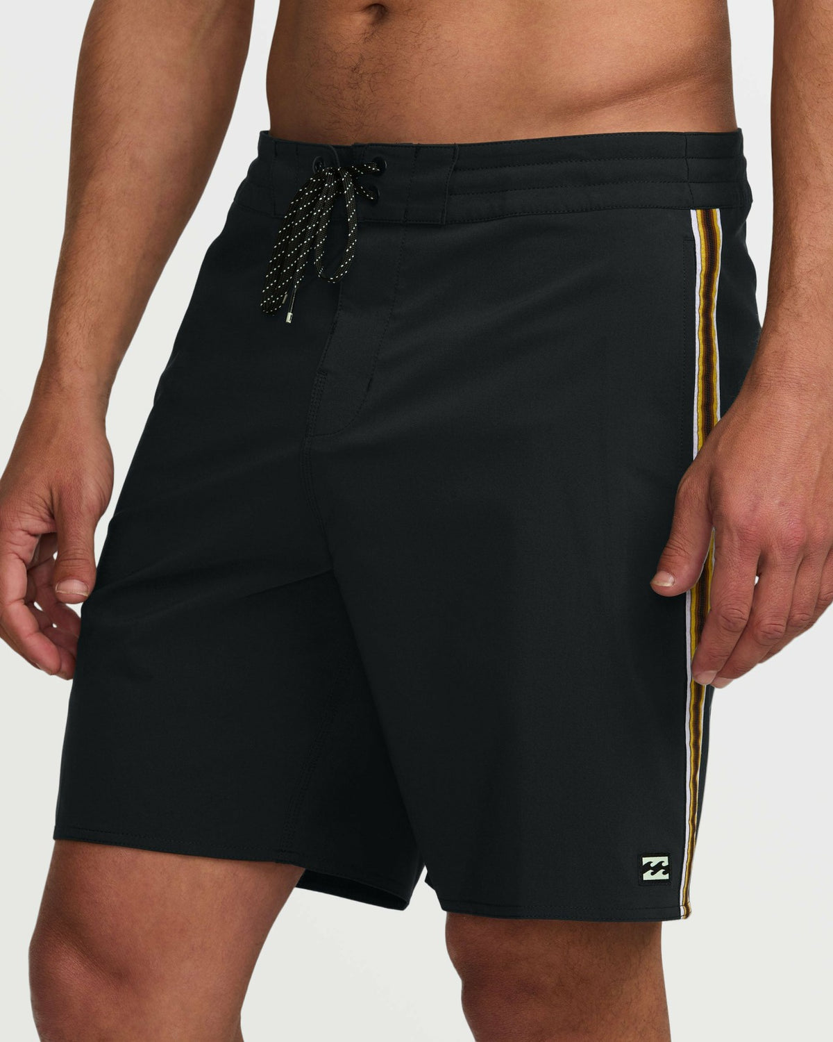 Wategos Lo Tide 19" Boardshorts - Black | Billabong
