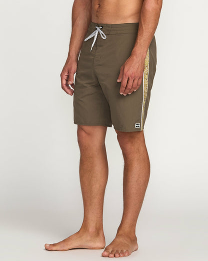 Wategos Lo Tide 19" Boardshorts - Brown | Billabong